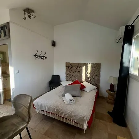 Cap Brun: 3 Chambres + Studio, Piscine + Jacuzzi * Toulon